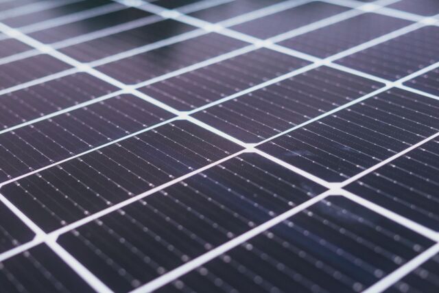 Zonnepanelen en energiedelen in mede-eigendom: andere aandachtspunten - Original Immo